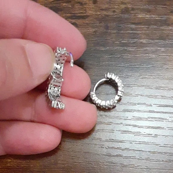 Super shiny and cute earrings - Picture 4 of 5